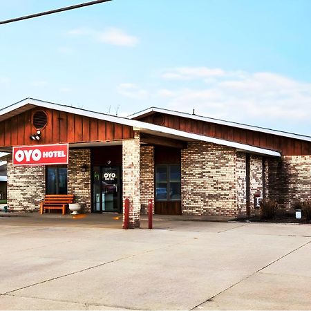 Oyo Hotel Chesaning Route 52 & Hwy 57 Εξωτερικό φωτογραφία