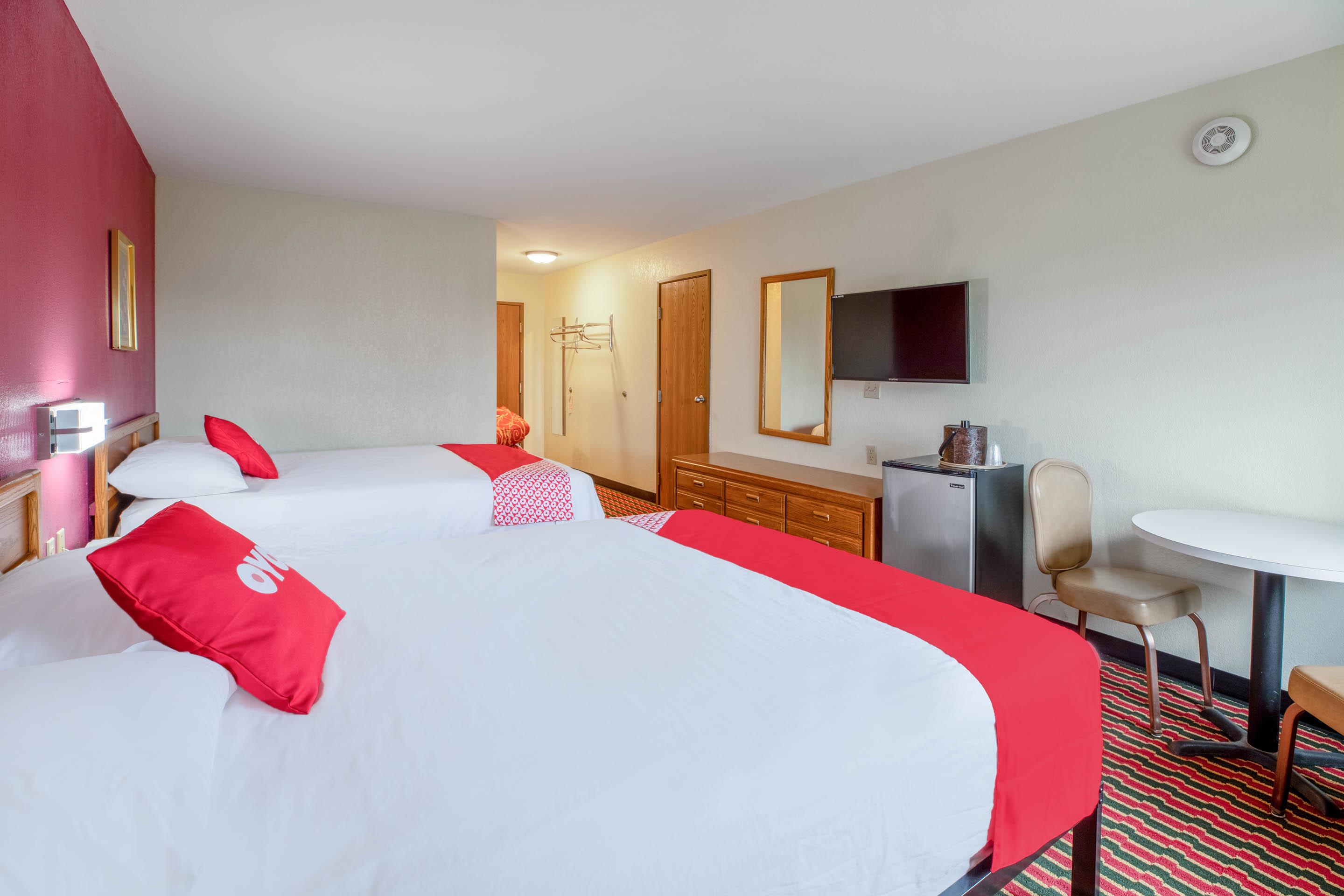 Oyo Hotel Chesaning Route 52 & Hwy 57 Εξωτερικό φωτογραφία