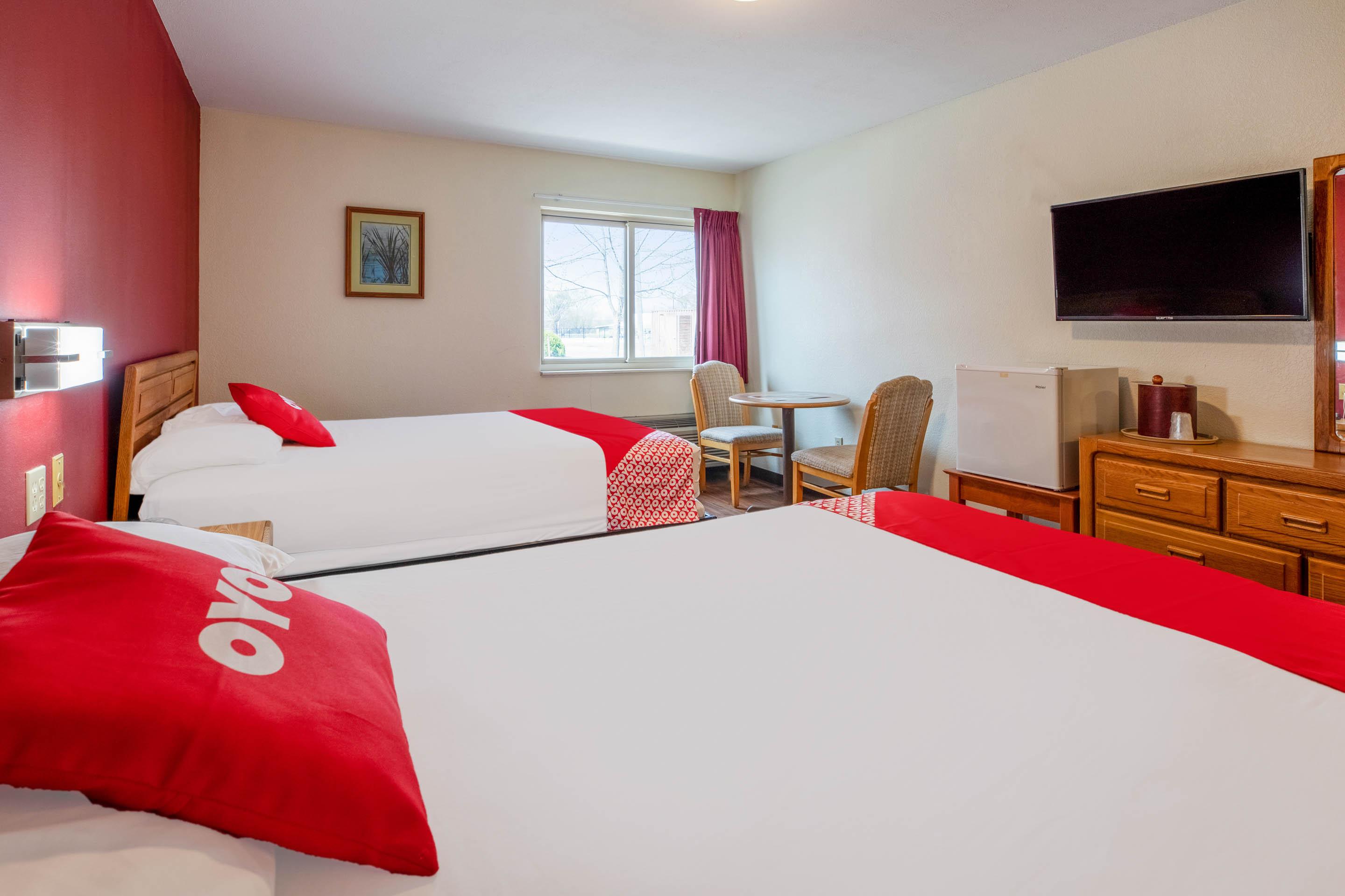 Oyo Hotel Chesaning Route 52 & Hwy 57 Εξωτερικό φωτογραφία