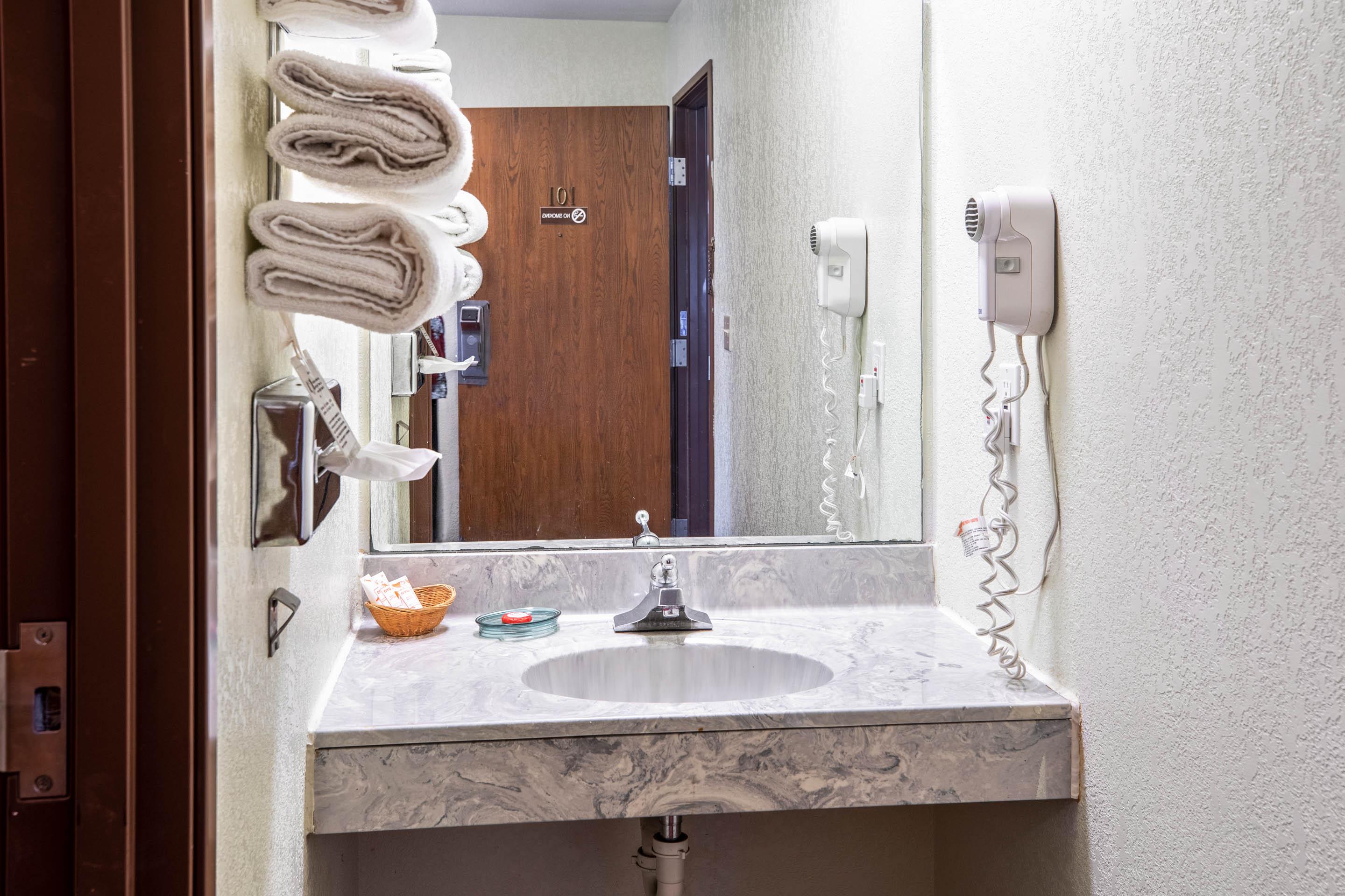 Oyo Hotel Chesaning Route 52 & Hwy 57 Εξωτερικό φωτογραφία