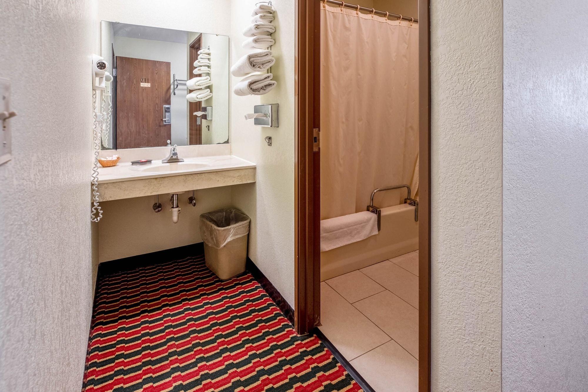 Oyo Hotel Chesaning Route 52 & Hwy 57 Εξωτερικό φωτογραφία