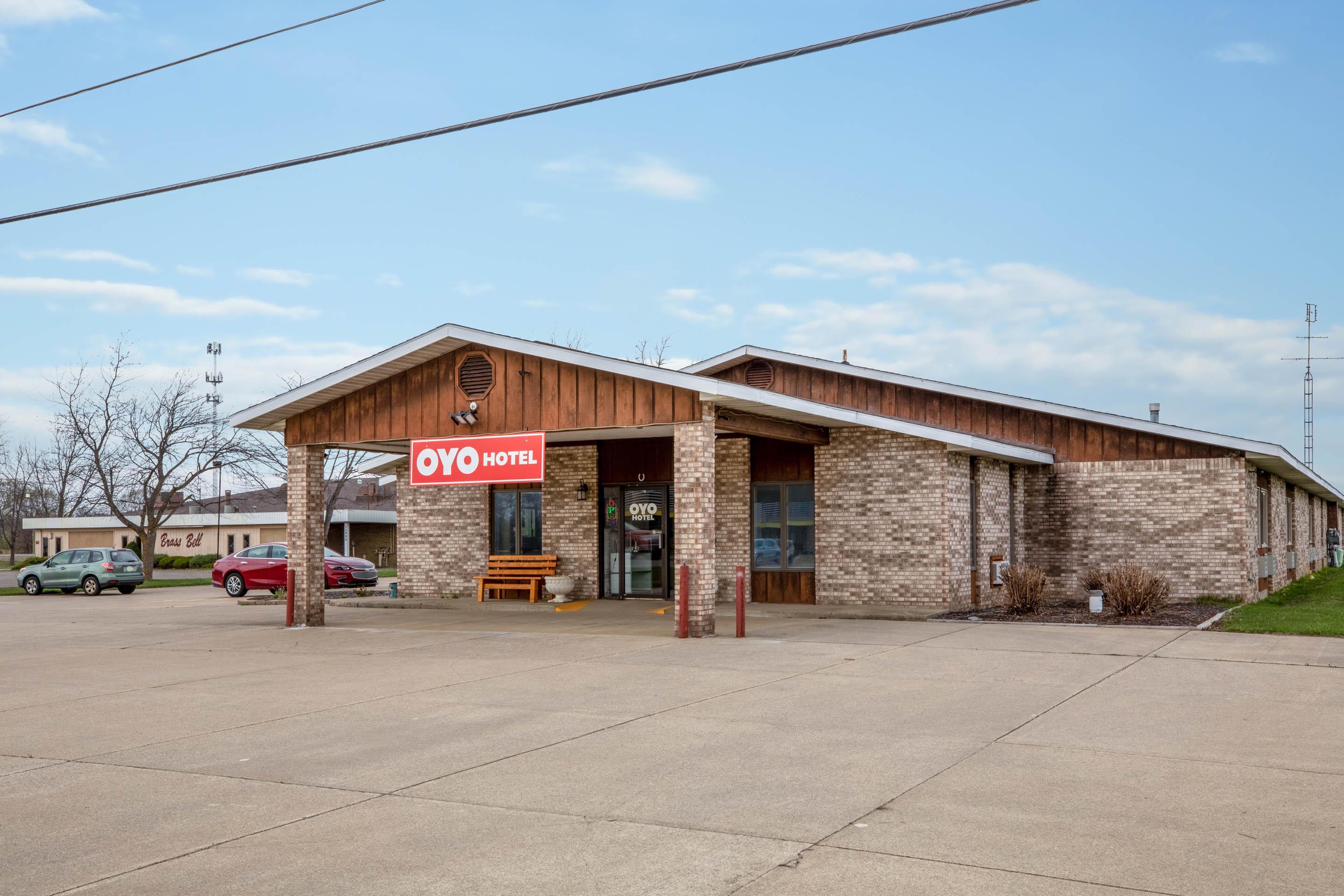 Oyo Hotel Chesaning Route 52 & Hwy 57 Εξωτερικό φωτογραφία