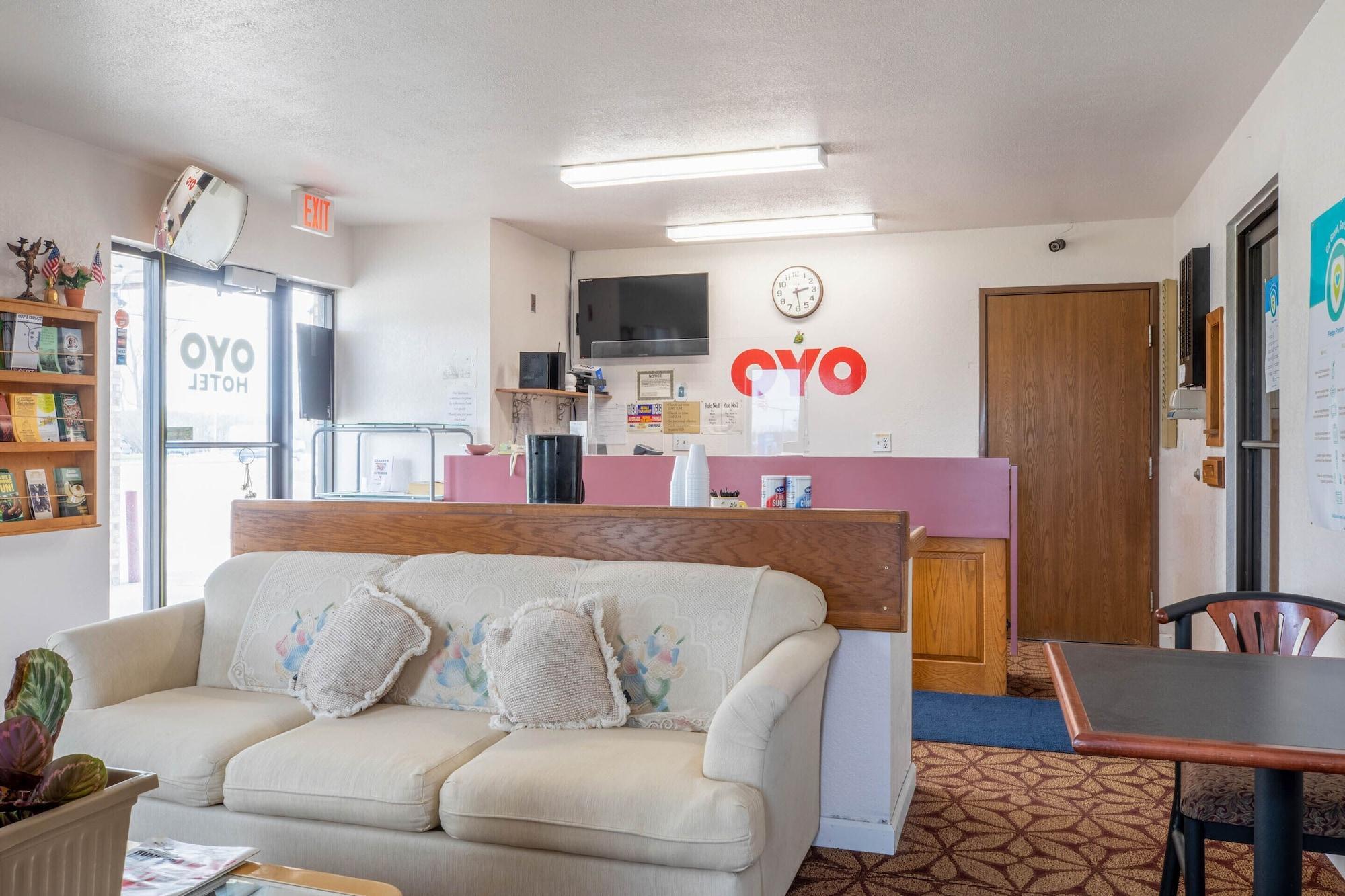 Oyo Hotel Chesaning Route 52 & Hwy 57 Εξωτερικό φωτογραφία