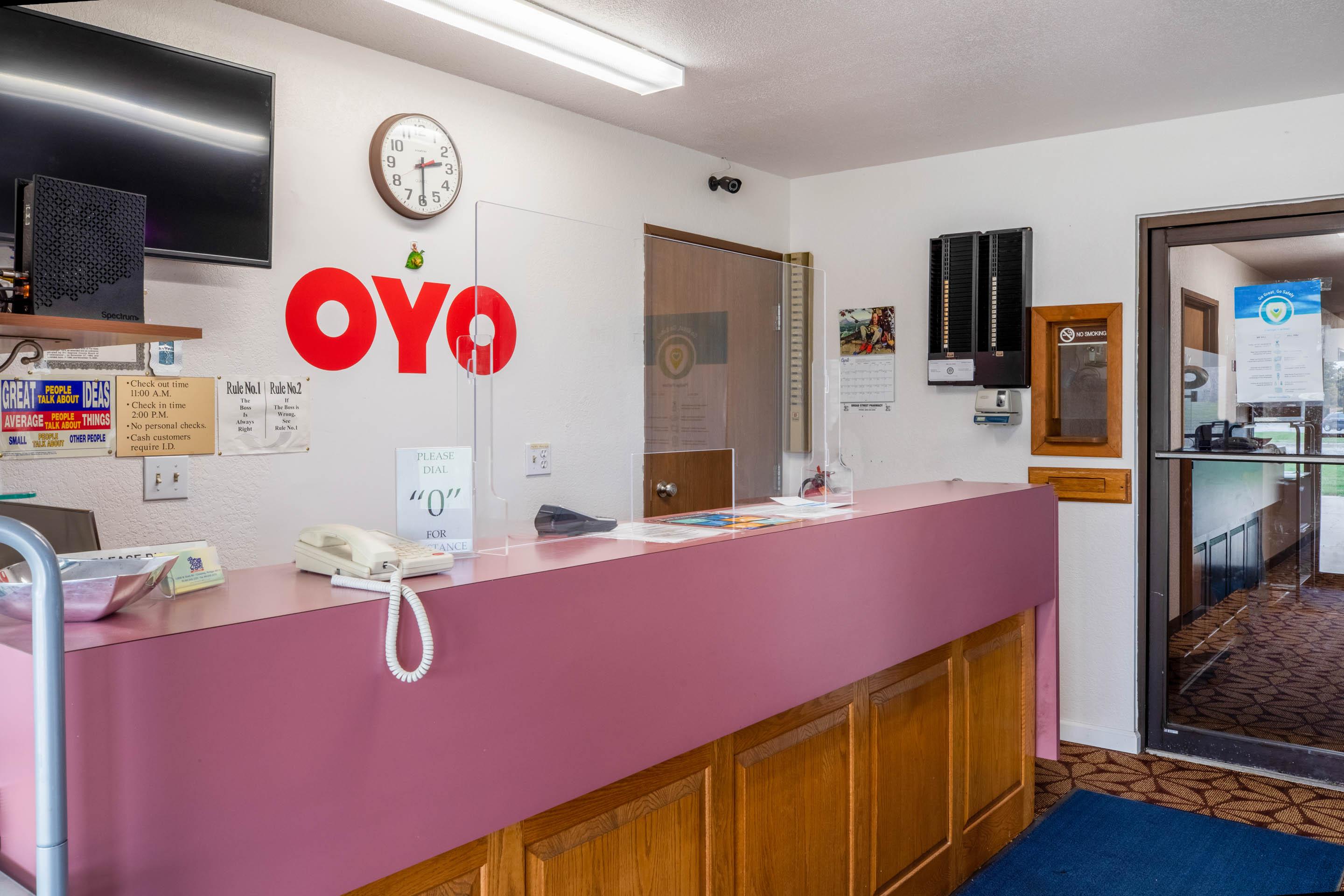 Oyo Hotel Chesaning Route 52 & Hwy 57 Εξωτερικό φωτογραφία