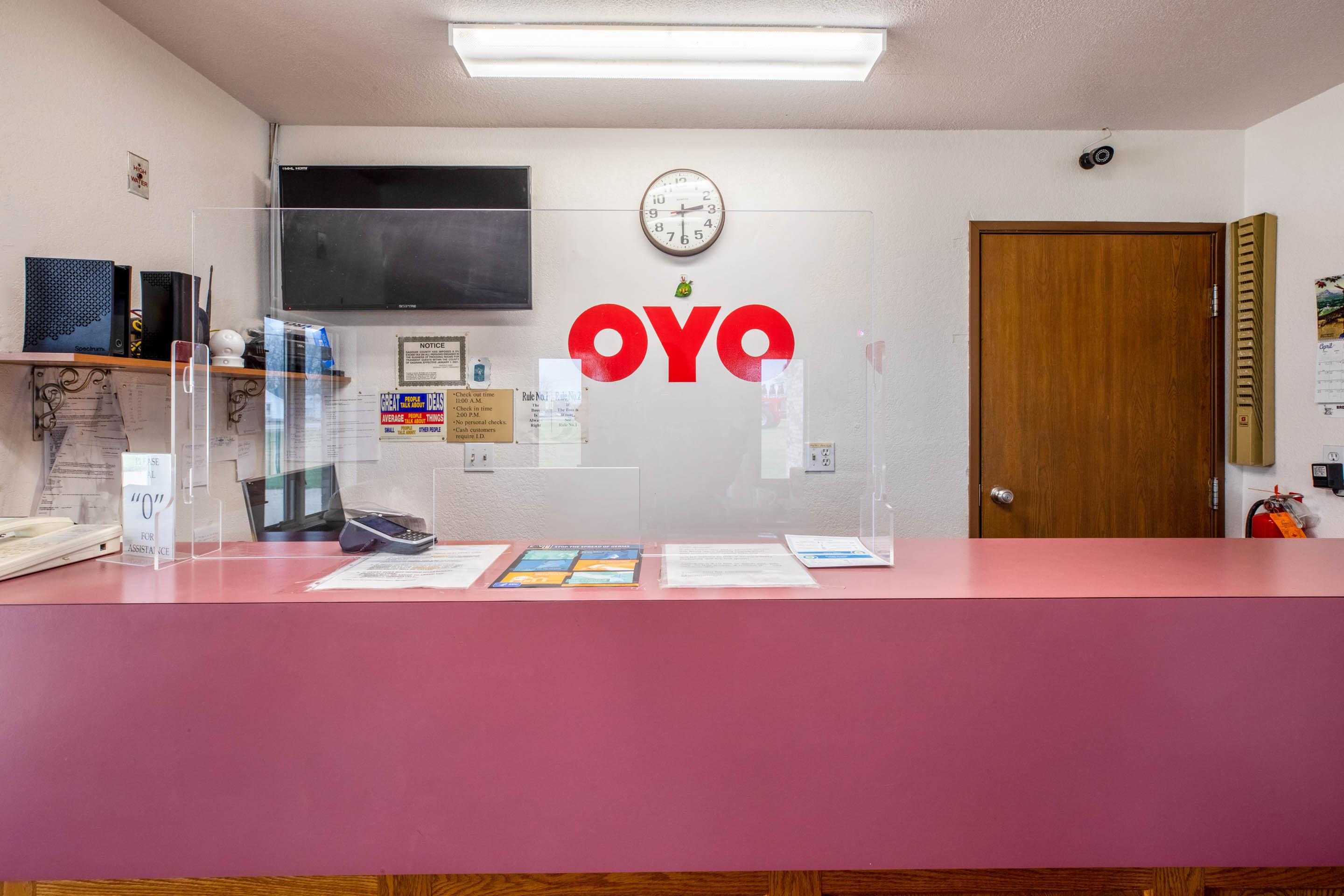 Oyo Hotel Chesaning Route 52 & Hwy 57 Εξωτερικό φωτογραφία